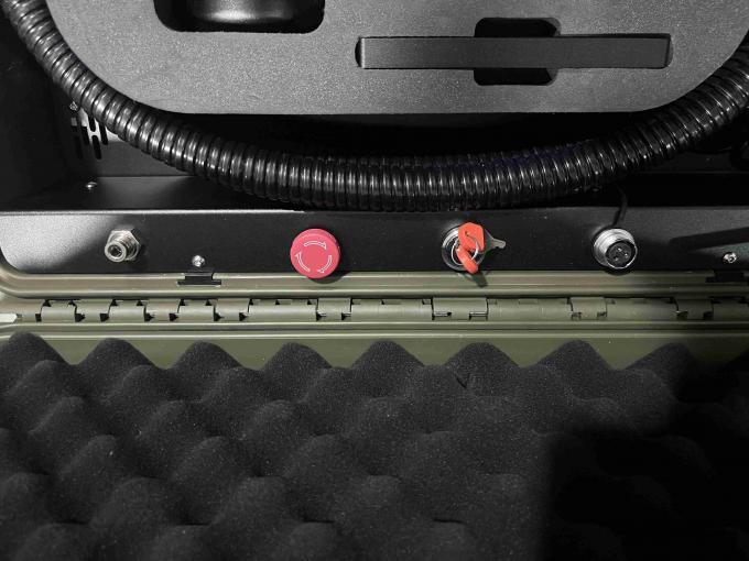 পলস 200W 300W স্যুটকেস ফাইবার লেজার পরিষ্কার মেশিন মরিচা অপসারণ মেশিন 6